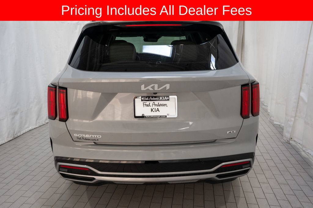 Certified 2023 Kia Sorento SX AWD/4WD image 4