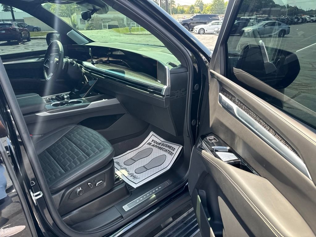 Used 2025 Cadillac Escalade V w/ LPO, Floor Liner Package AWD/4WD image 15