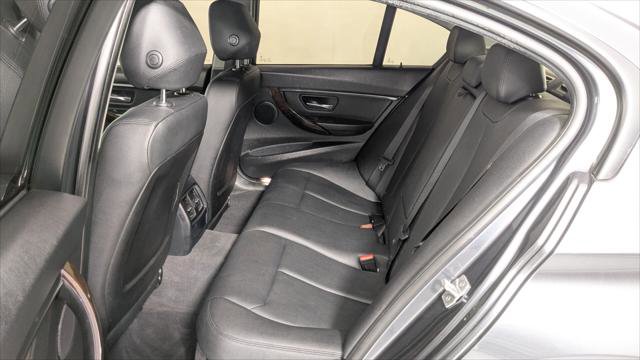 Used 2016 BMW 320i xDrive Sedan AWD/4WD image 16