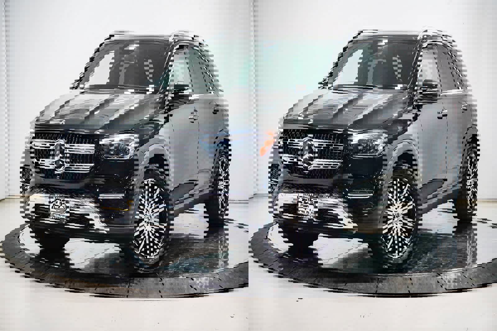 Used 2026 Mercedes-Benz GLE 350 4MATIC image 1