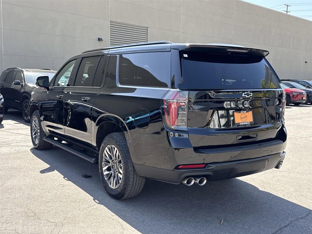 Used 2025 Chevrolet Suburban Z71 AWD/4WD image 5