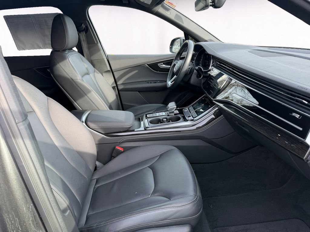 Used 2025 Audi Q7 3.0T Premium Plus image 15