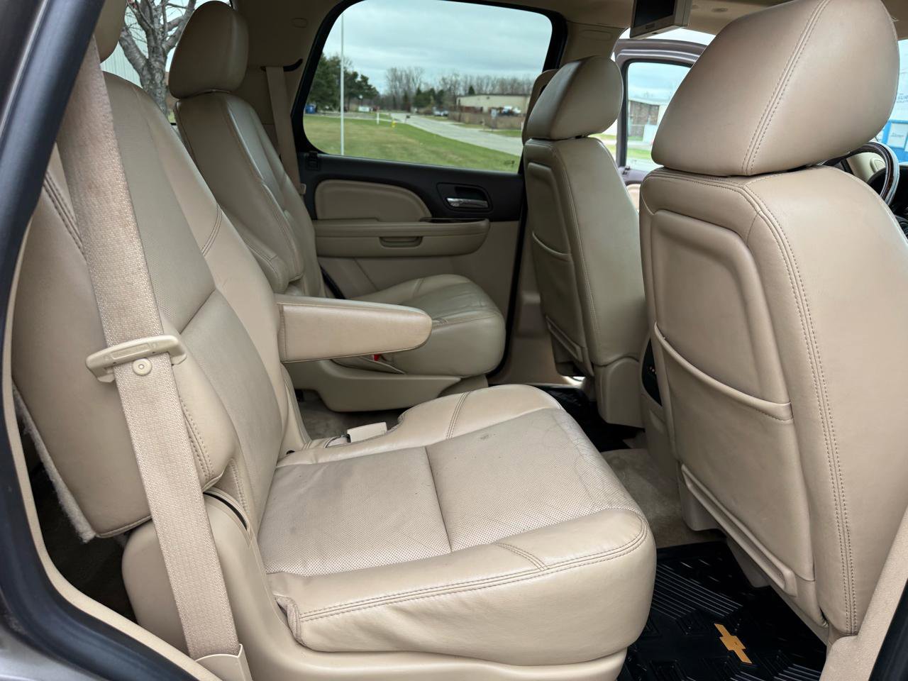 Used 2011 GMC Yukon Denali image 27