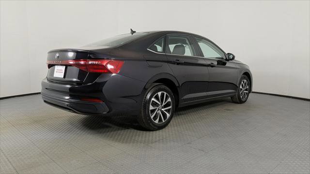 Used 2025 Volkswagen Jetta S image 7