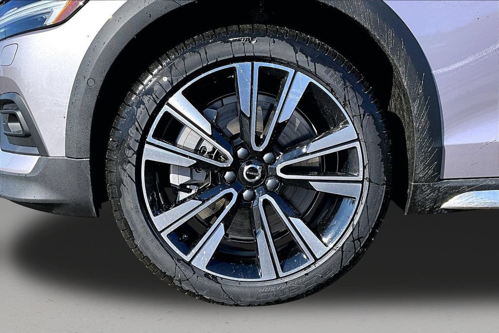 New 2026 Volvo V60 B5 Cross Country Ultra w/ Protection Package Premier AWD/4WD image 13