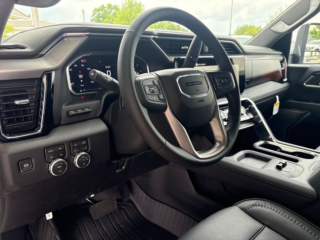New 2026 GMC Sierra 2500 Denali w/ Denali Reserve Package AWD/4WD image 13