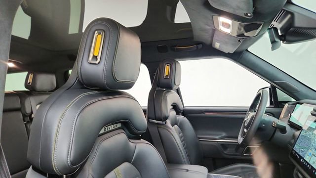 Used 2024 Rivian R1S Adventure image 21