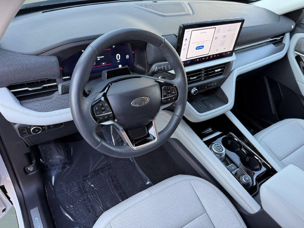 Used 2025 Ford Explorer Platinum w/ Ultimate Package AWD/4WD image 11