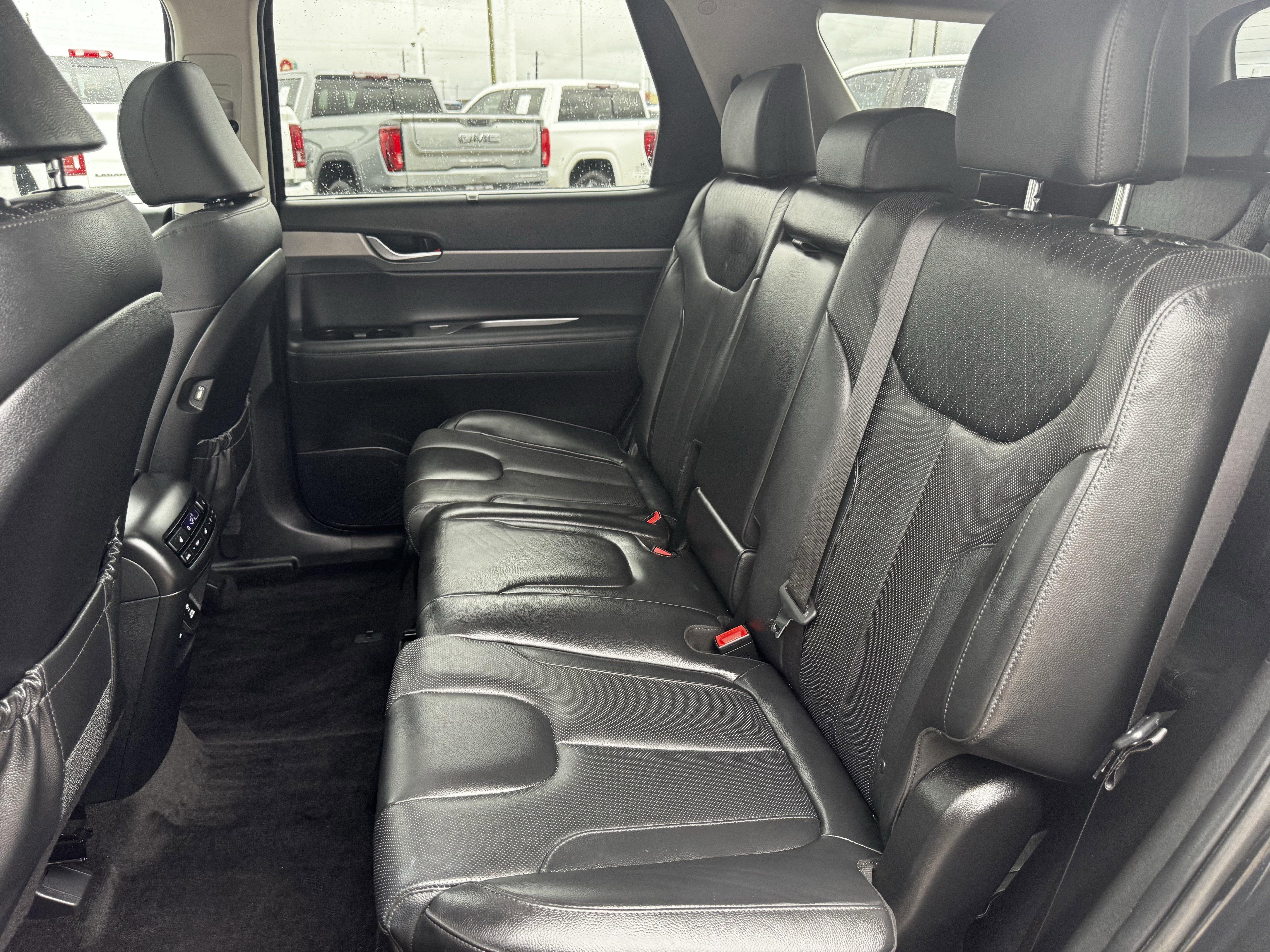 Used 2022 Hyundai Palisade SEL w/ 8P Bench Seat Package AWD/4WD image 30