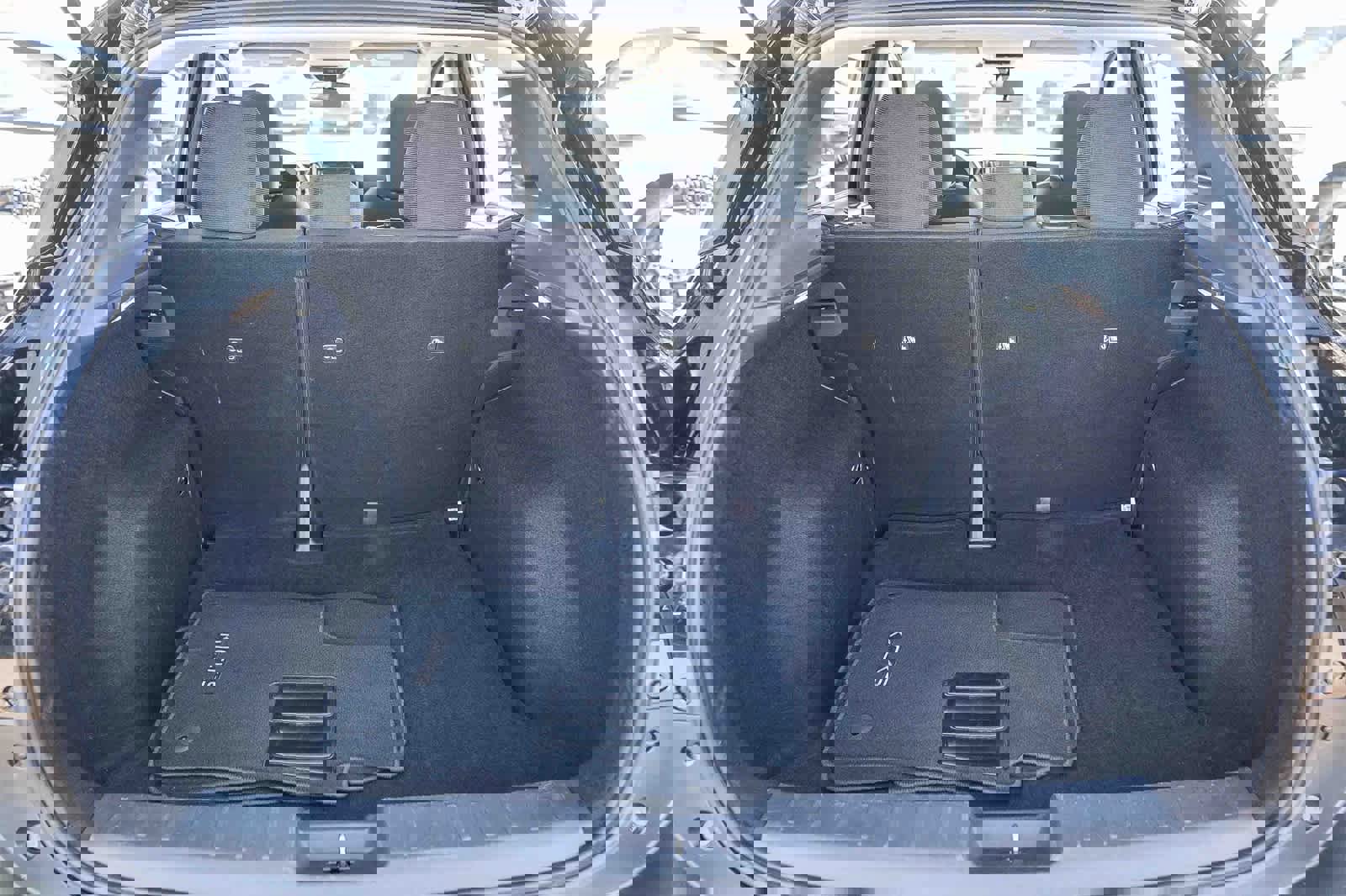 Used 2025 Nissan Kicks S w/ Charging Package image 25