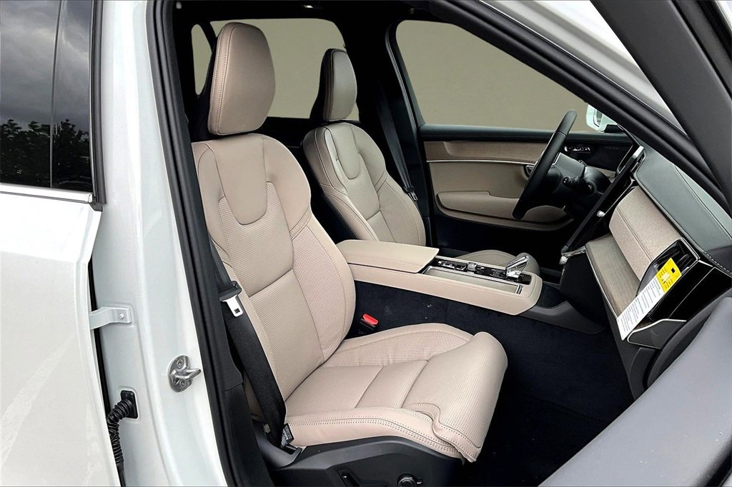 New 2026 Volvo XC90 B6 Ultra image 11