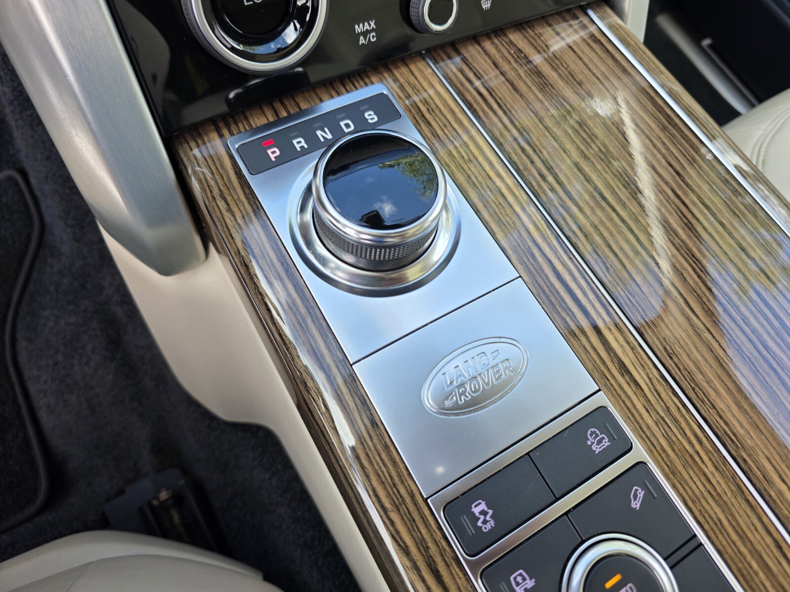 Used 2019 Land Rover Range Rover Long Wheelbase Supercharged image 22