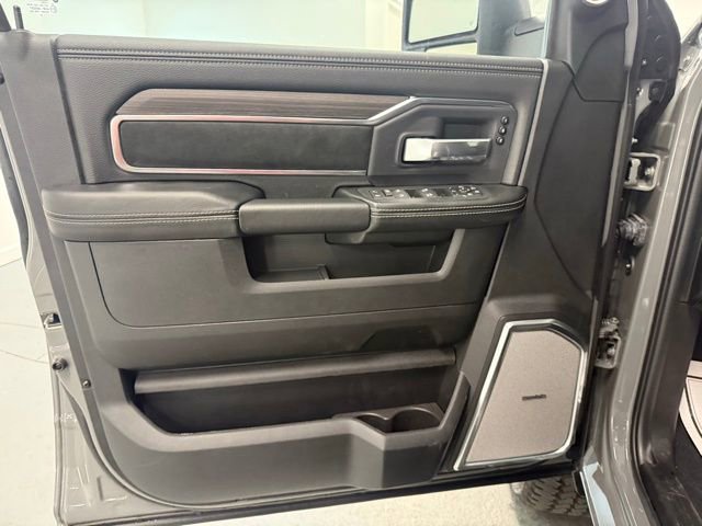 New 2026 RAM 2500 Laramie AWD/4WD image 11