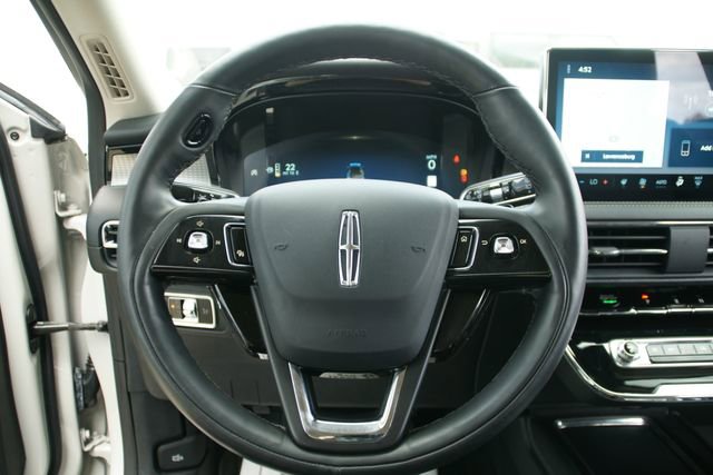 Used 2024 Lincoln Corsair Reserve w/ Equipment Group 201A FWD image 19