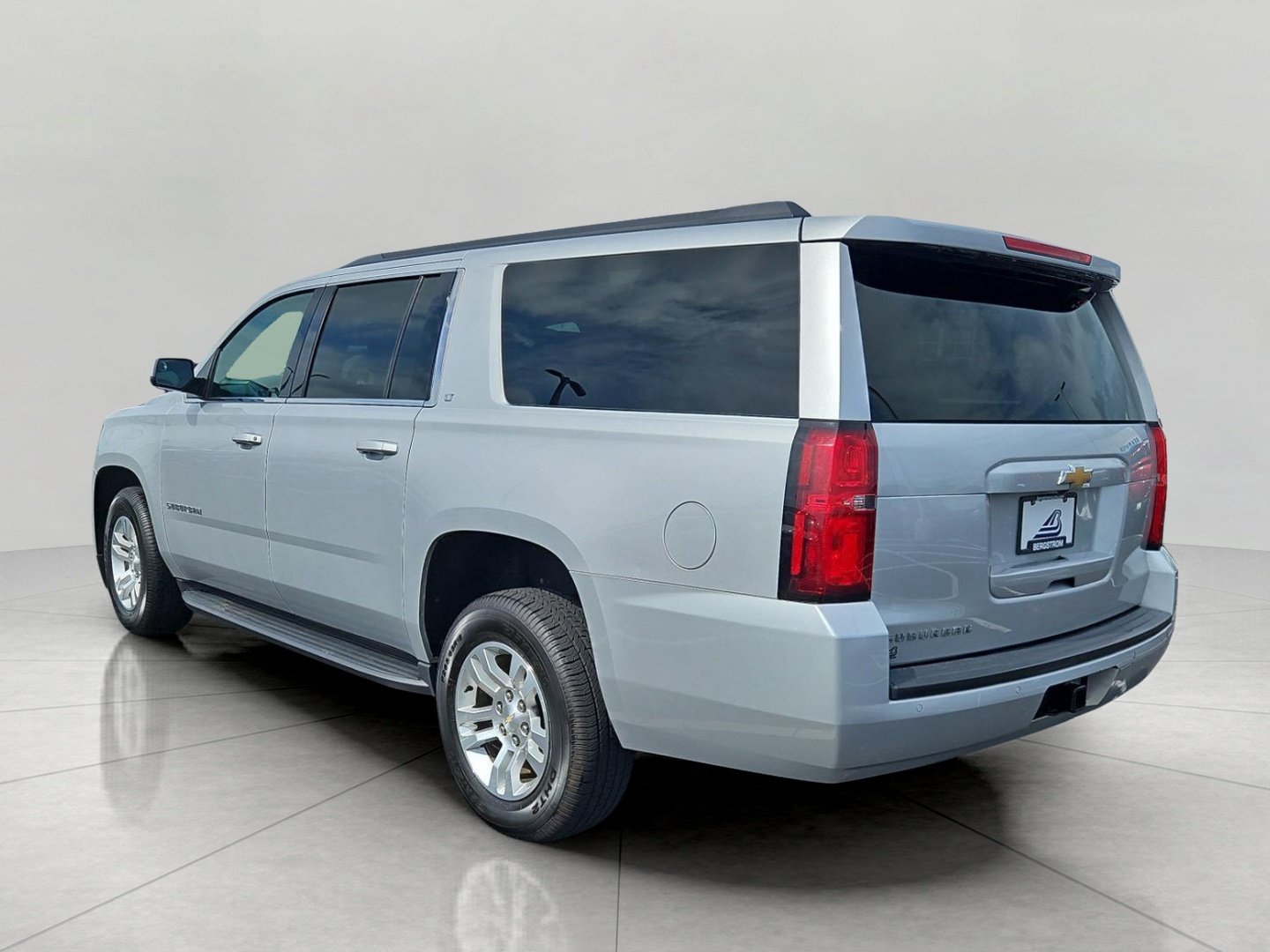Used 2018 Chevrolet Suburban LT AWD/4WD image 6