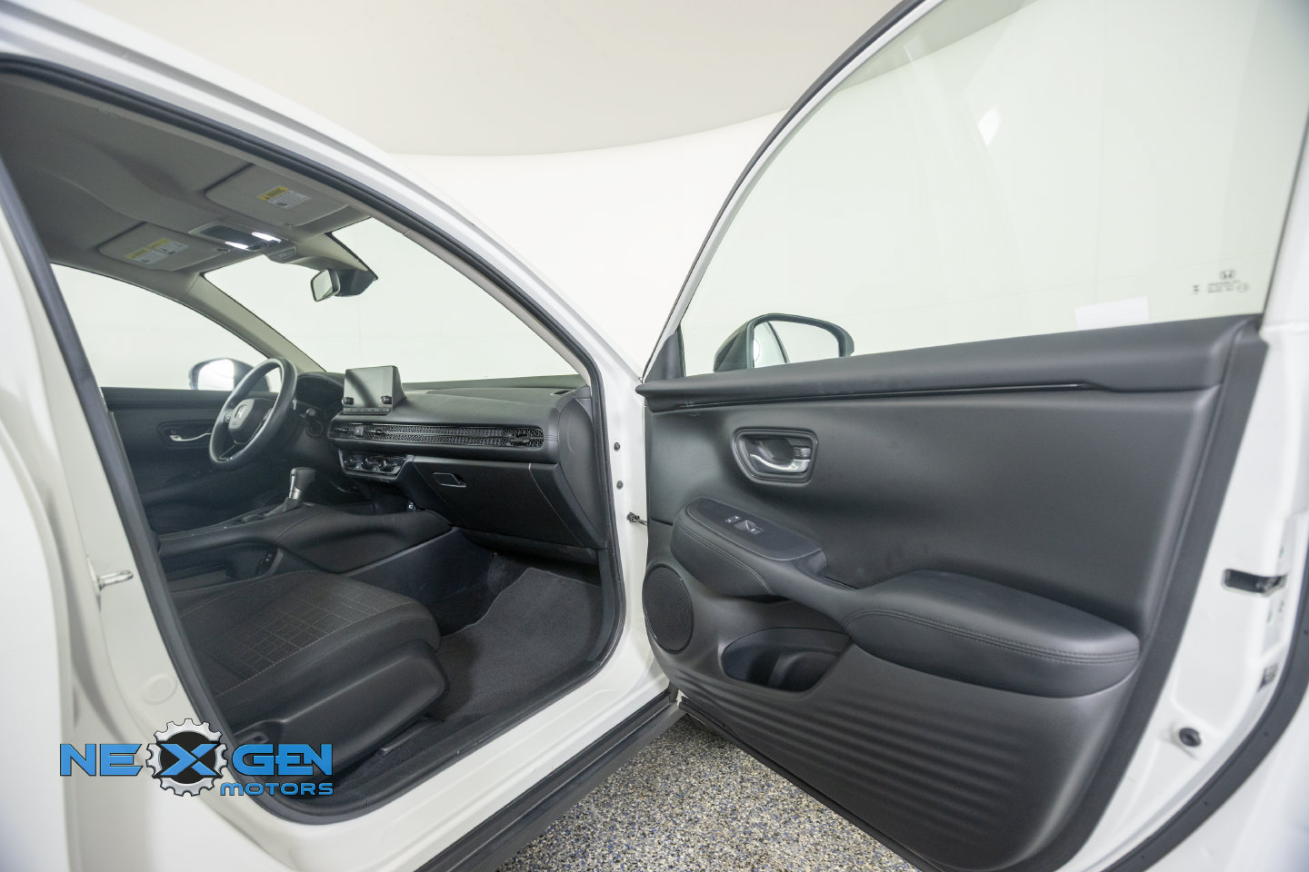 Used 2024 Honda HR-V LX image 6
