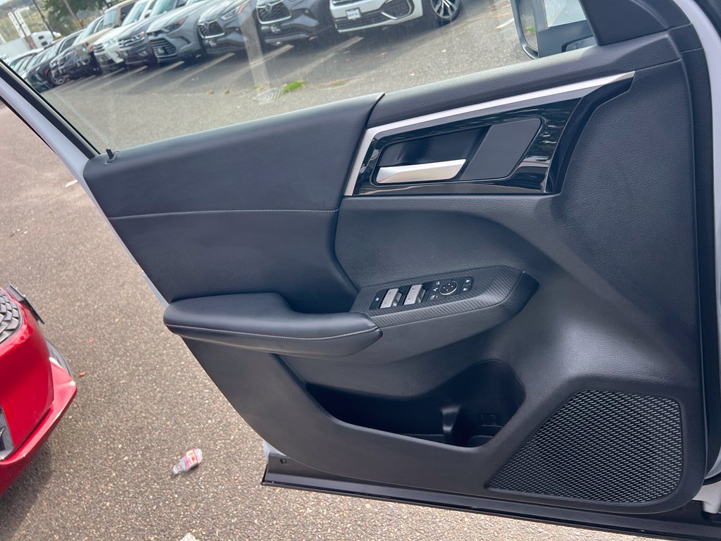 Used 2024 Mitsubishi Outlander 4WD Plug-In Hybrid image 15