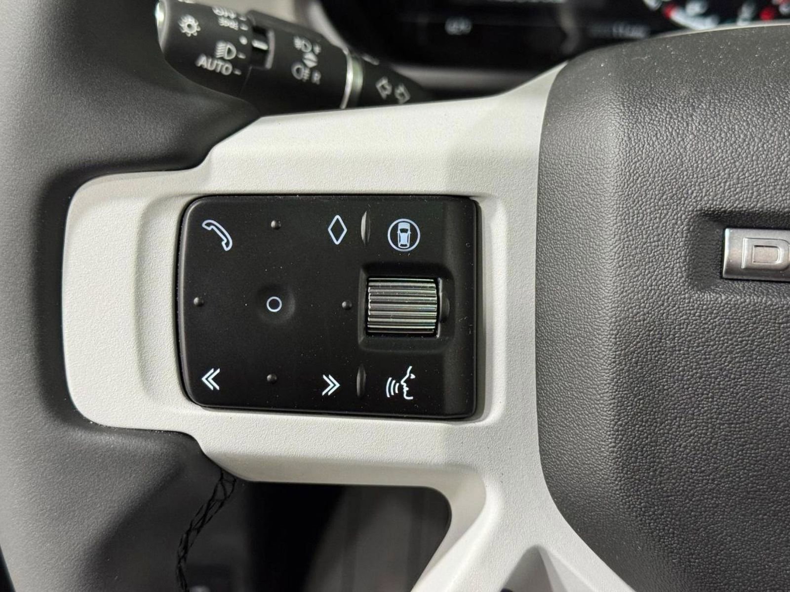 New 2026 Land Rover Defender 110 S image 28