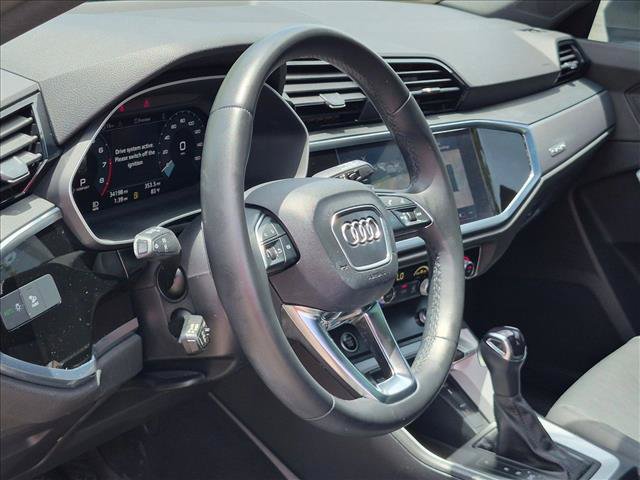 Used 2022 Audi Q3 2.0T Premium Plus w/ Premium Plus Package AWD/4WD image 9