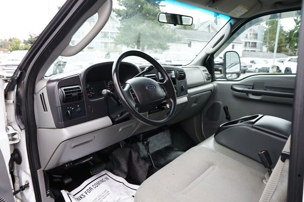 Used 2005 Ford F350 XL image 11