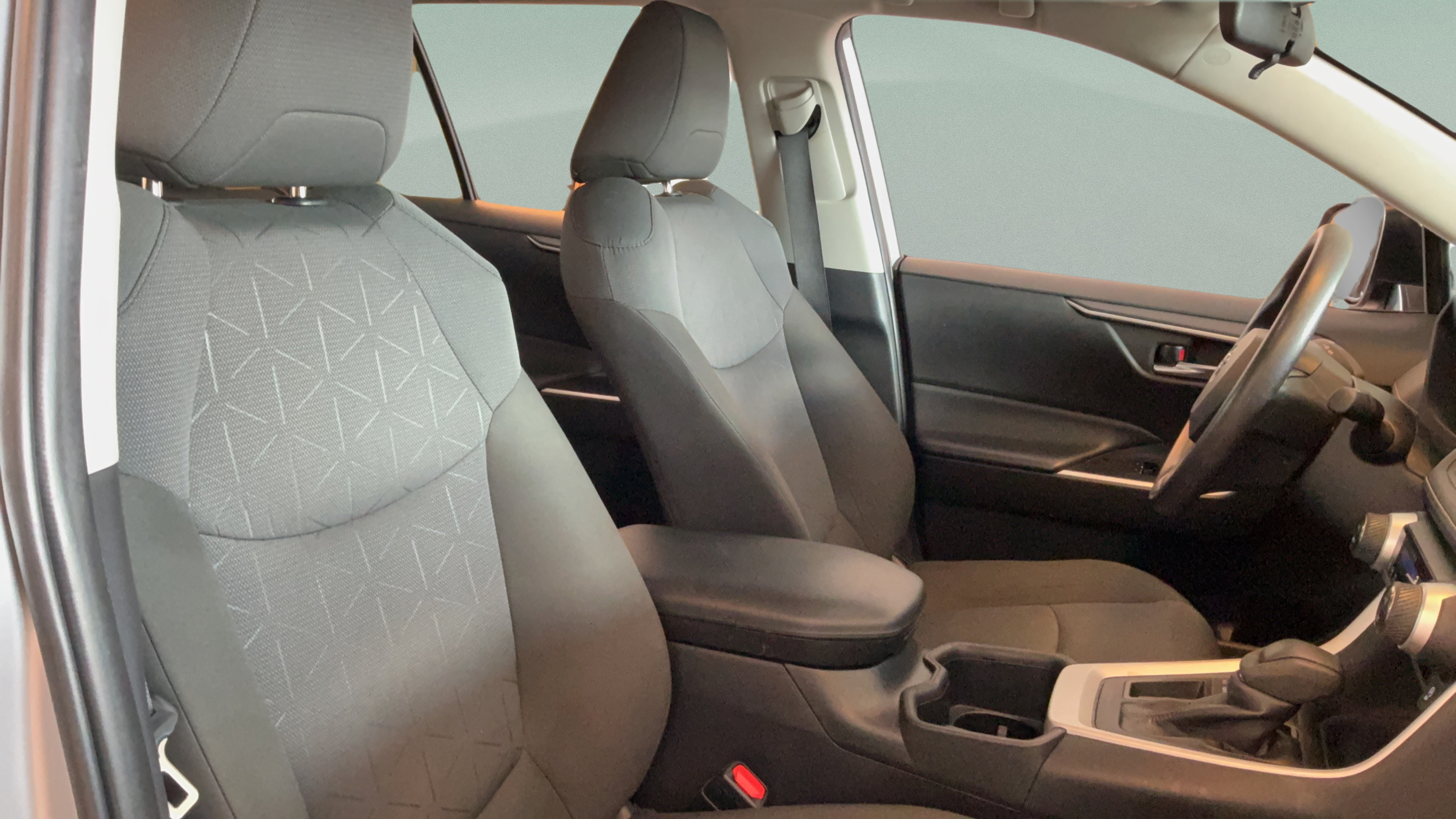 Certified 2024 Toyota RAV4 XLE FWD image 33