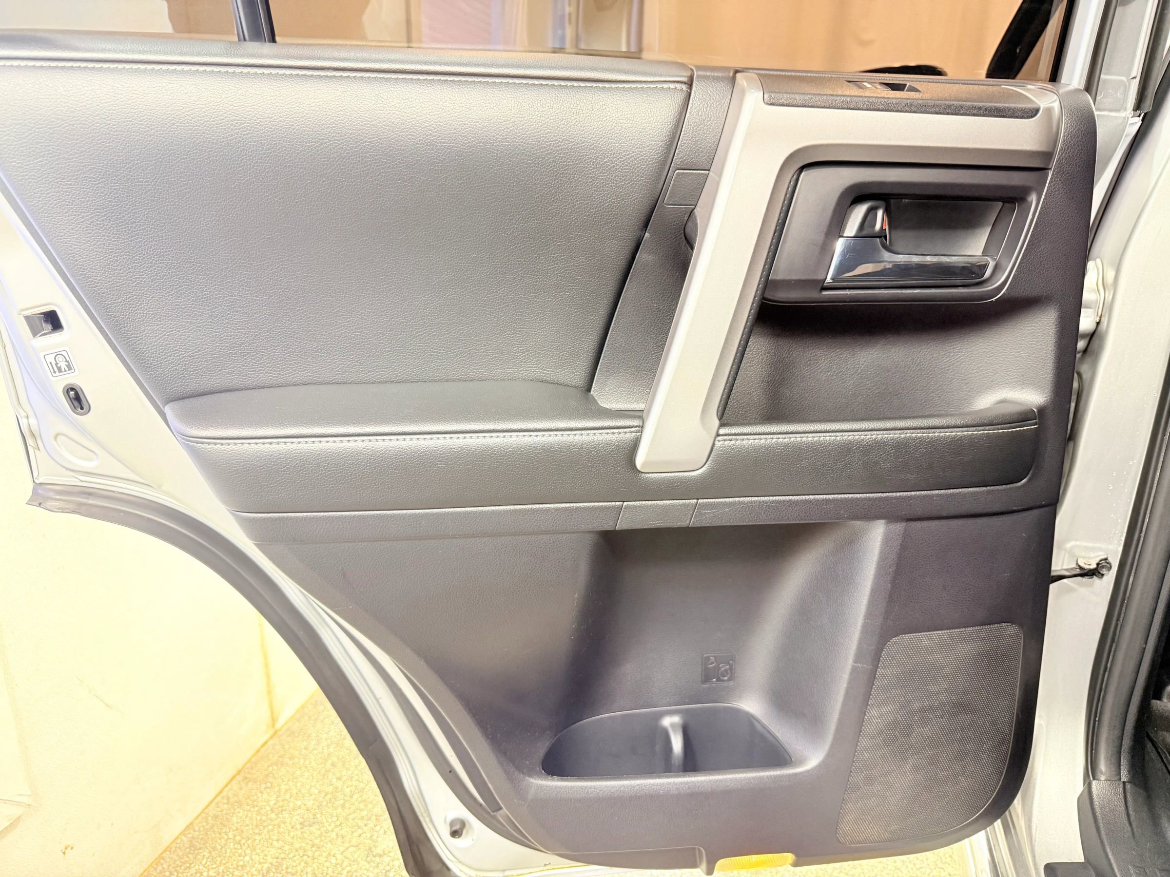 Used 2015 Toyota 4Runner Limited image 31