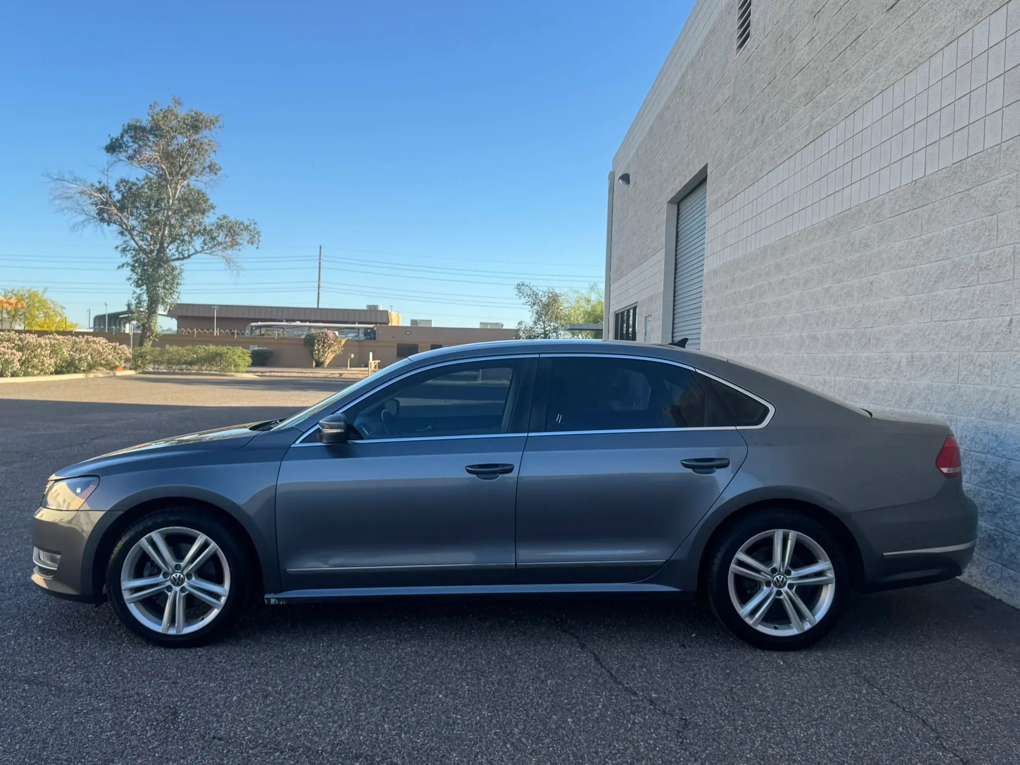 Used 2013 Volkswagen Passat TDI SEL Premium image 5