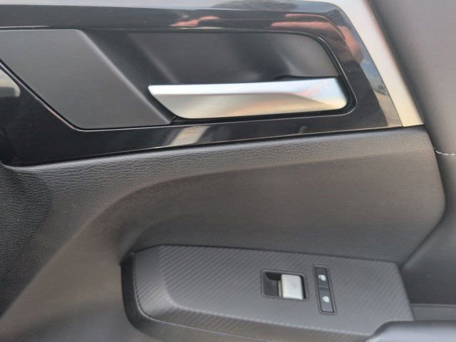 Used 2025 Mitsubishi Outlander SE FWD image 34