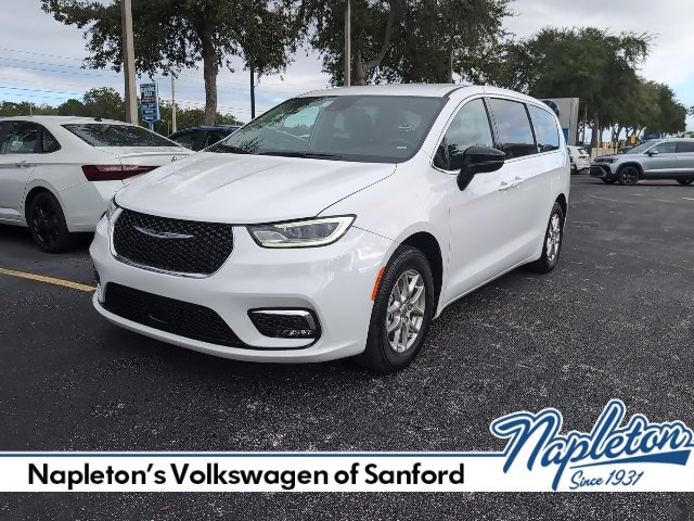 Used 2024 Chrysler Pacifica Touring-L