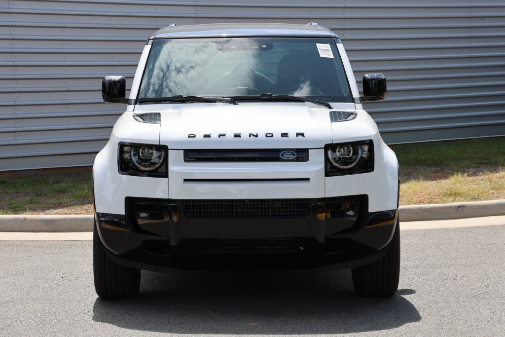 New 2026 Land Rover Defender 110 X-Dynamic SE AWD/4WD image 5