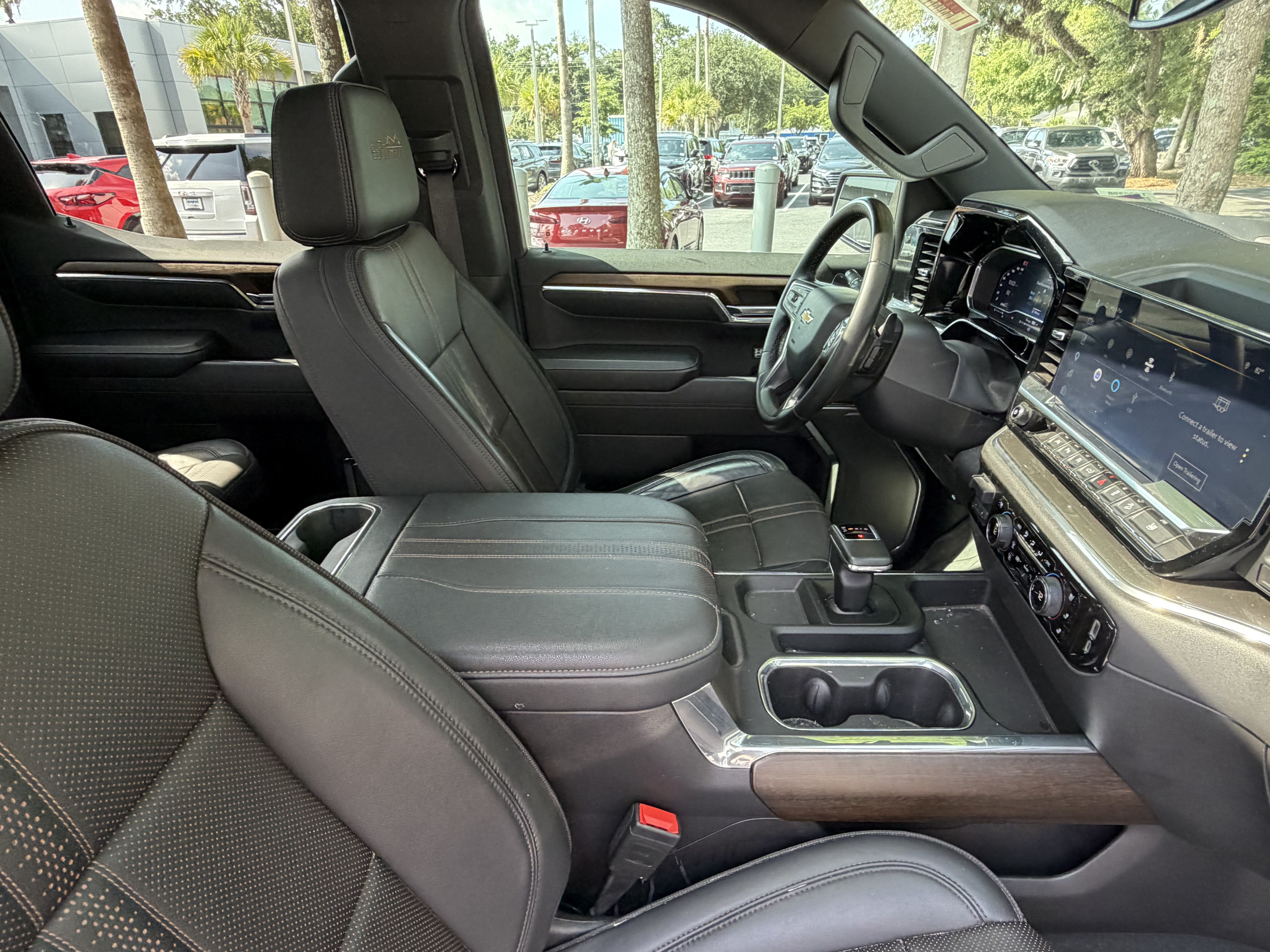 Used 2024 Chevrolet Silverado 1500 High Country w/ Z71 Off-Road Package AWD/4WD image 47