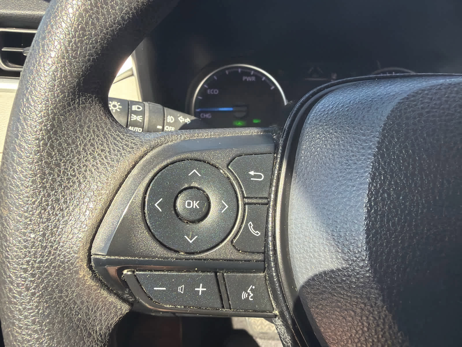 Used 2020 Toyota RAV4 XLE w/ Convenience Package image 9