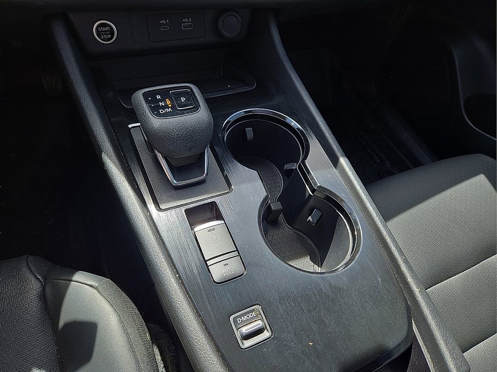 Used 2022 Nissan Rogue SV w/ SV Premium Package image 31