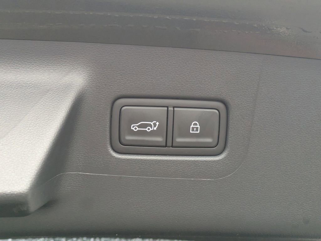 Used 2025 Hyundai Santa Fe SEL image 12