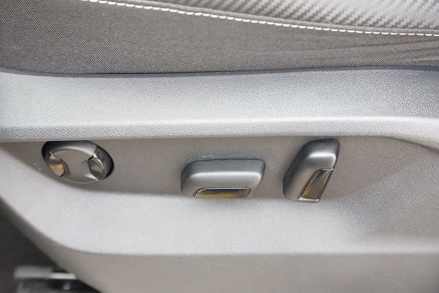 Used 2022 Volkswagen Atlas Cross Sport SE image 16