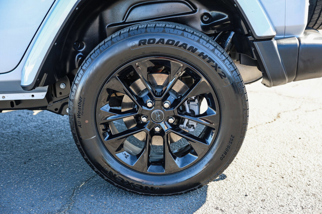 Used 2024 Jeep Wrangler Unlimited Sahara AWD/4WD image 29