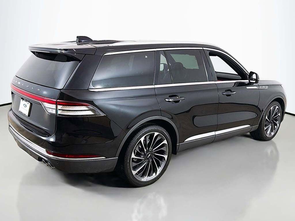 Used 2025 Lincoln Aviator Reserve w/ Equipment Group 201A AWD/4WD image 14
