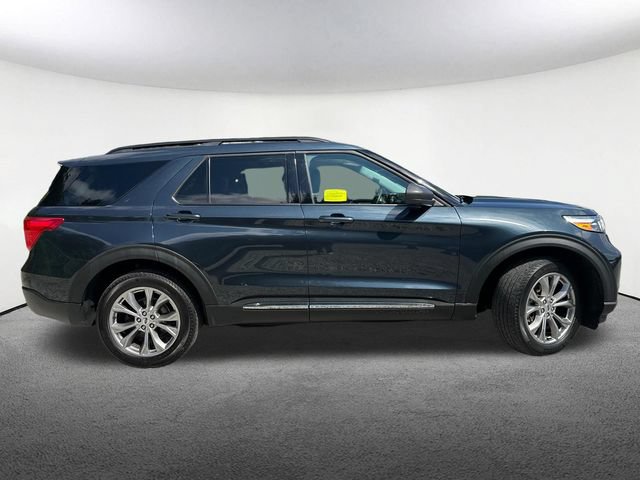 Certified 2022 Ford Explorer XLT w/ Equipment Group 202A AWD/4WD image 18
