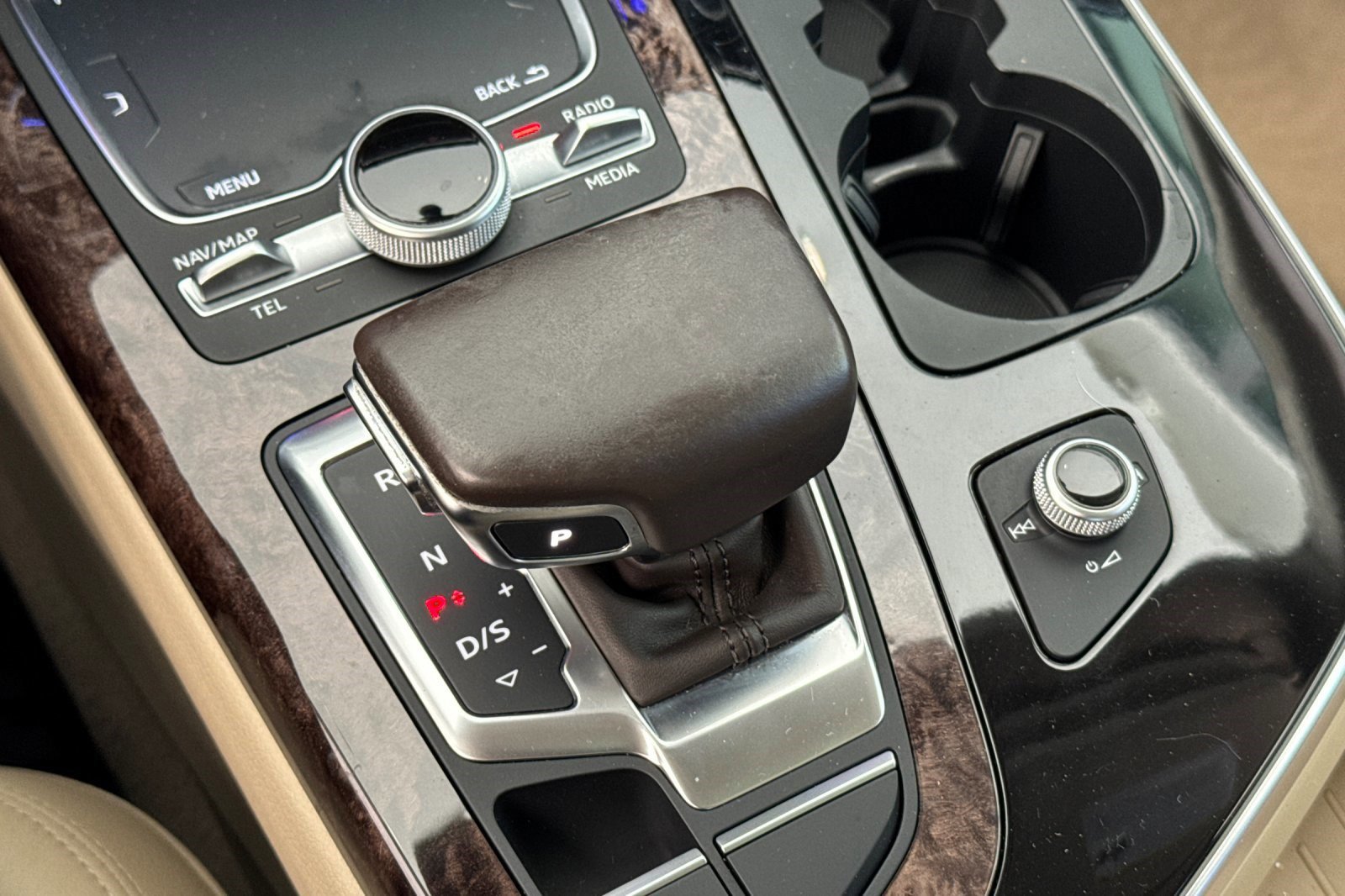 Used 2017 Audi Q7 3.0T Prestige image 26