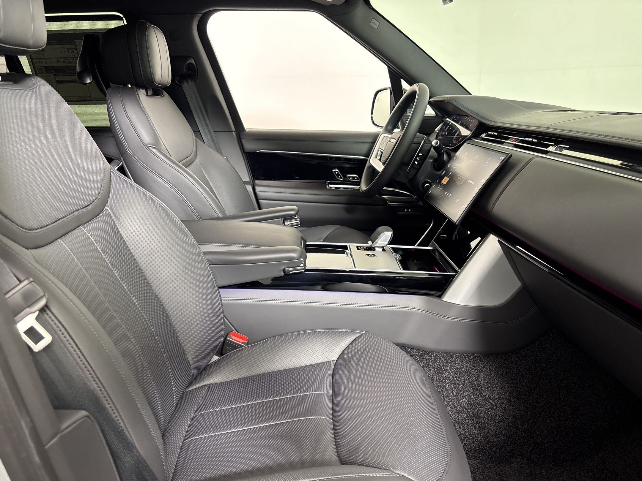 New 2026 Land Rover Range Rover SE AWD/4WD image 24