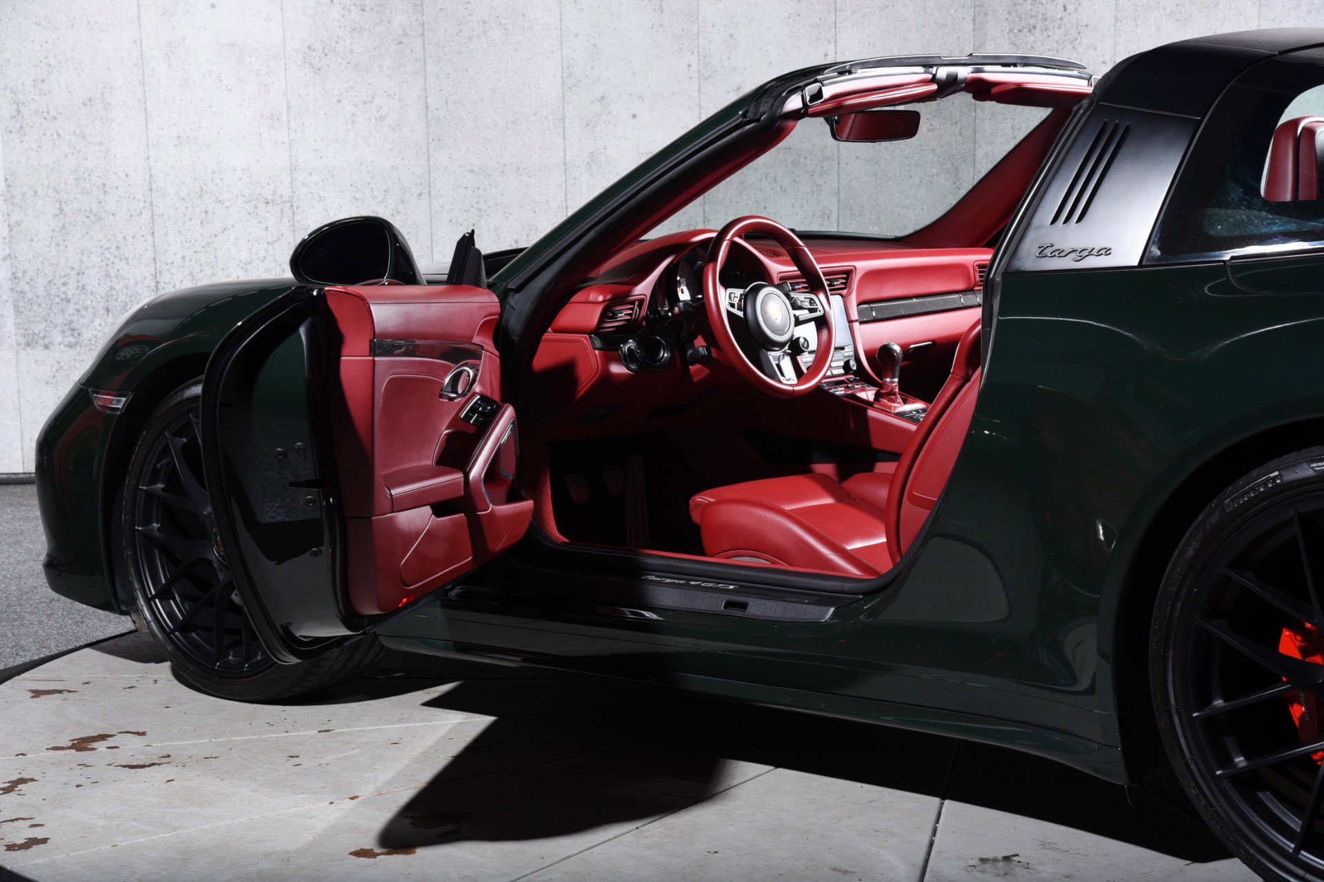 Used 2019 Porsche 911 Targa 4 GTS image 13