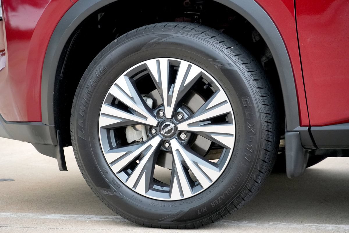 Used 2023 Nissan Rogue SV FWD image 24
