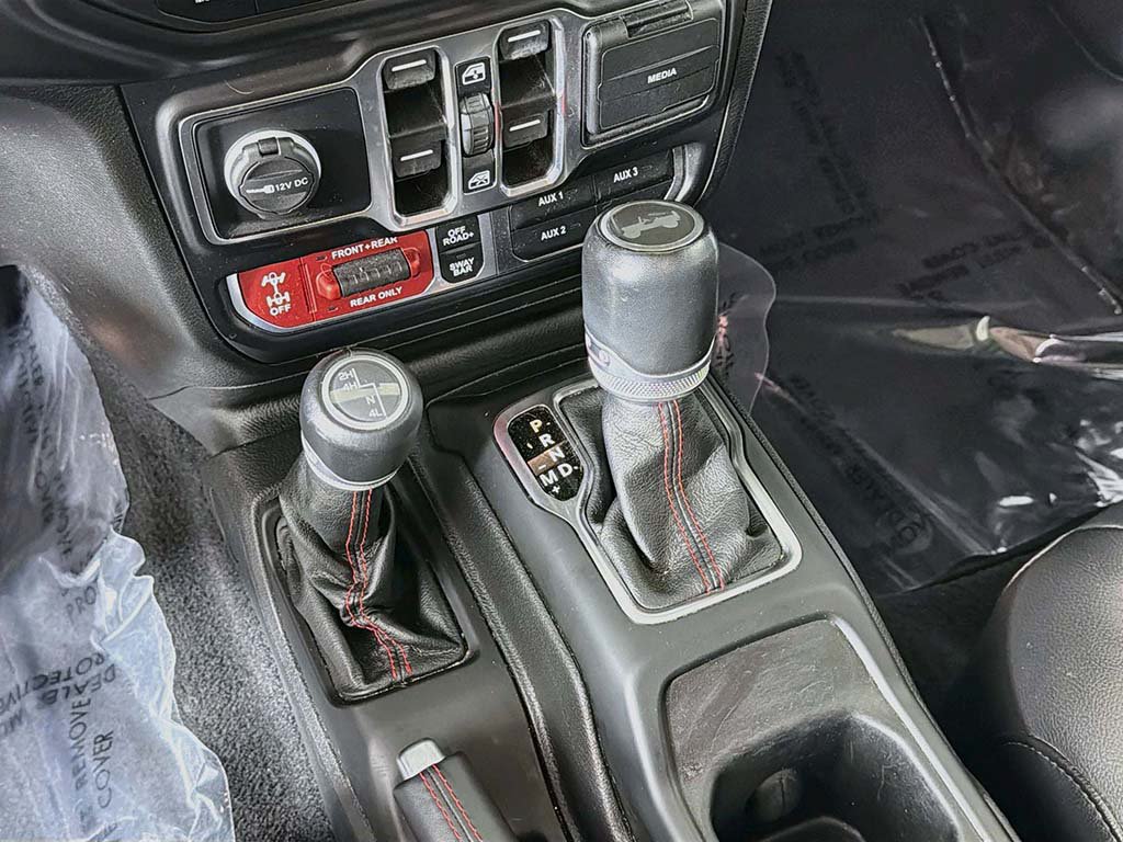 Used 2021 Jeep Wrangler Unlimited Rubicon w/ Uconnect 4C Nav & Sound Group AWD/4WD image 37