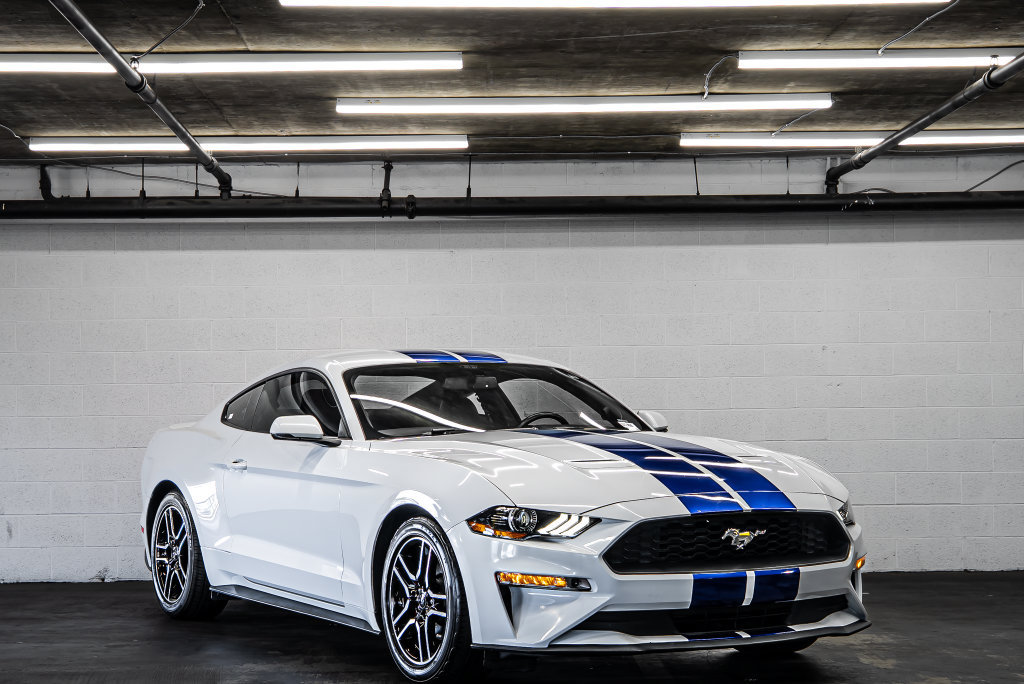 Used 2020 Ford Mustang Premium RWD image 7