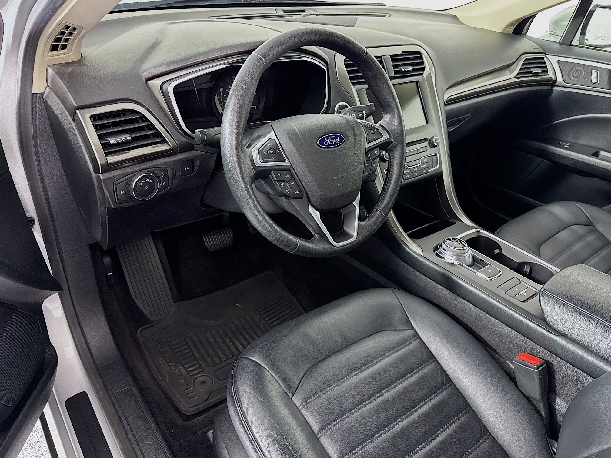 Used 2017 Ford Fusion Energi SE FWD image 9