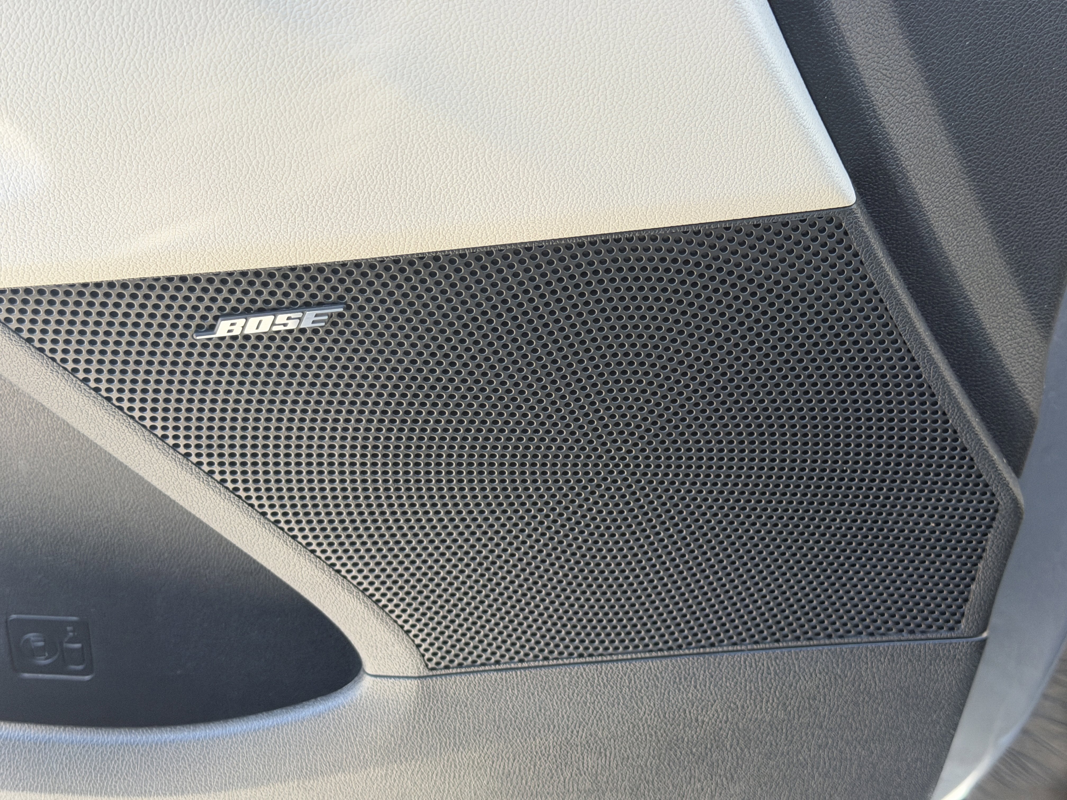 Used 2022 Kia Sorento SX image 19