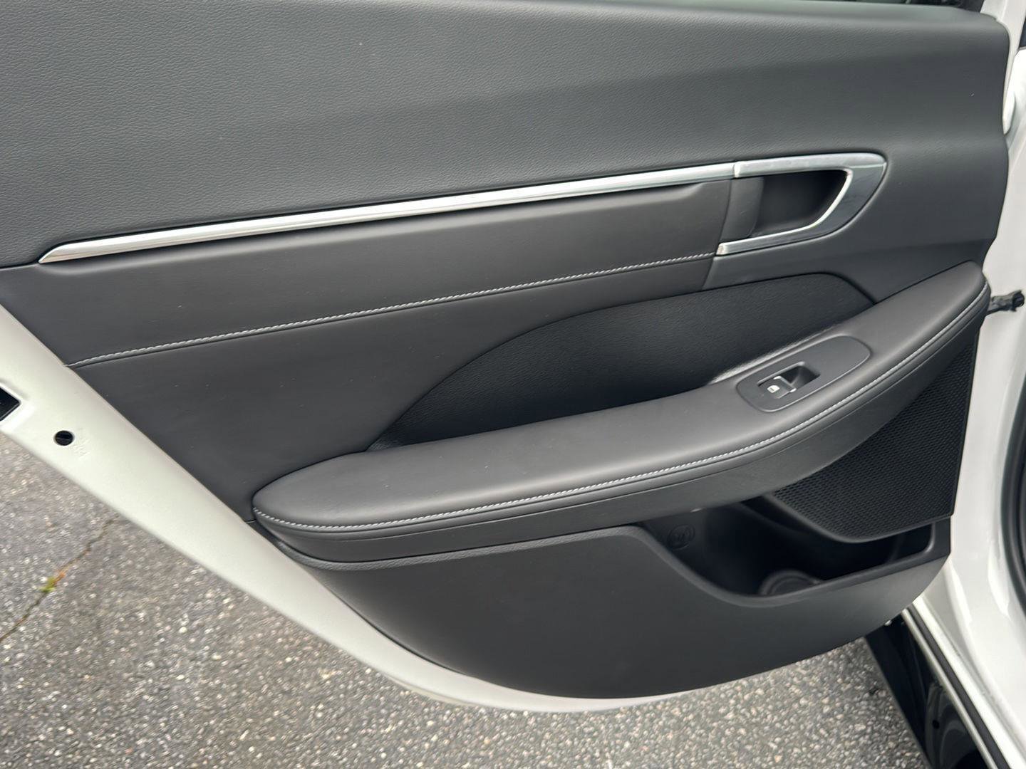 Used 2023 Hyundai Sonata Limited FWD image 16