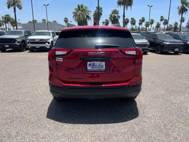 Used 2024 GMC Terrain SLE w/ Driver Convenience Package FWD image 8