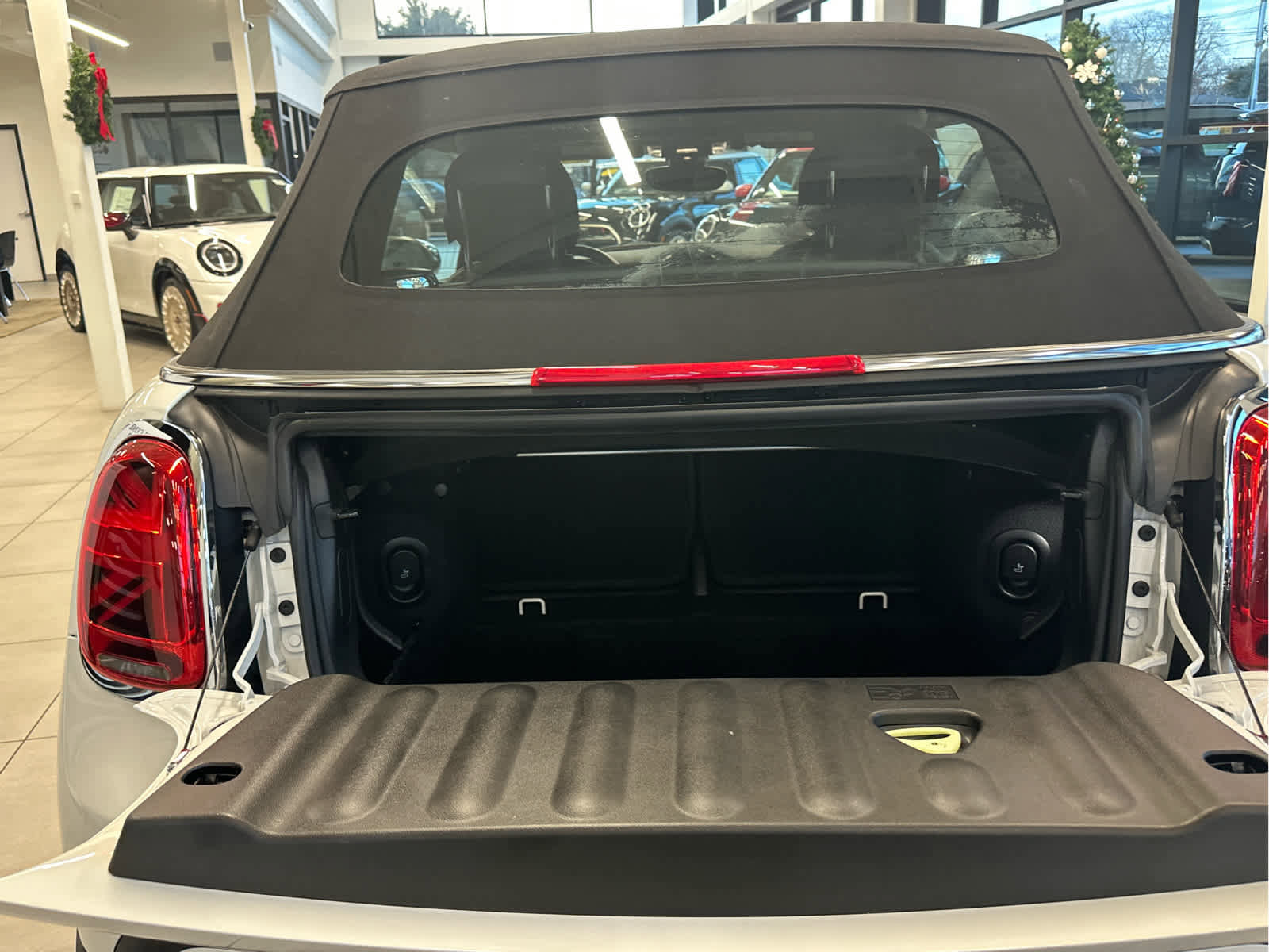 Used 2024 MINI Cooper Convertible image 7