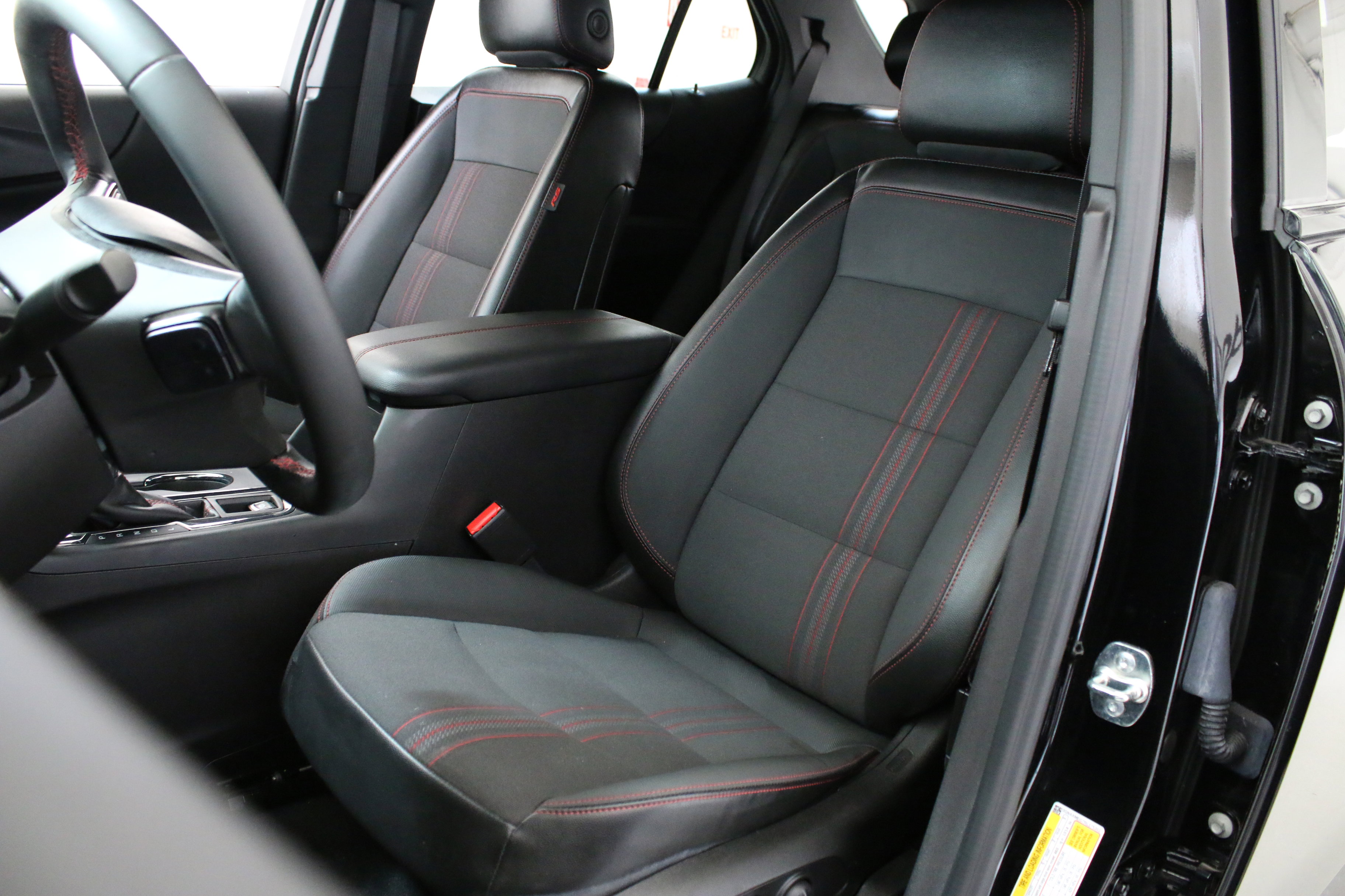 Used 2024 Chevrolet Equinox RS w/ LPO, Floor Liner Package FWD image 26